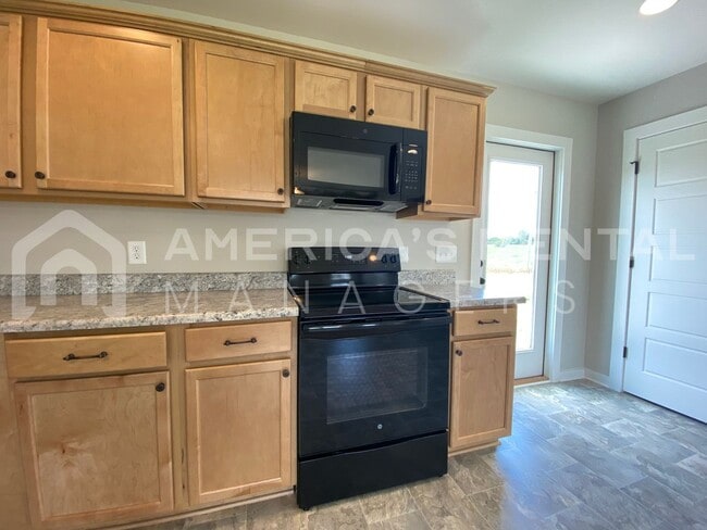 Building Photo - Home for Rent in Talladega, AL!!! MOVE IN ...
