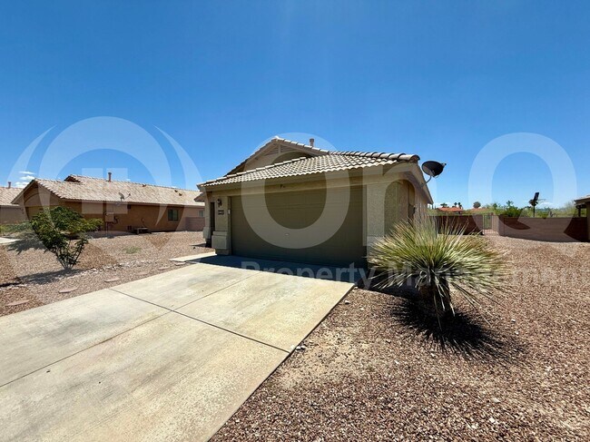 Building Photo - 9462 N Scarlet Tanager Ln