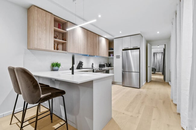 Building Photo - 1285 Rue Rachel E