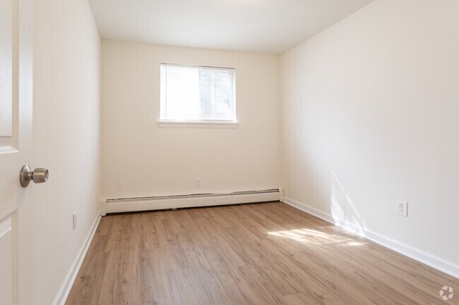 2HAB, 1BA - 745 ft² - Elsinore Courtyard Apartments