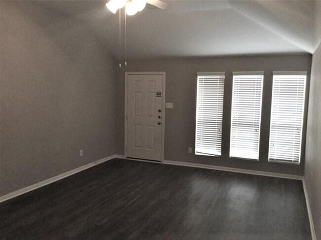 Foto del edificio - 29315 Forest Floor Ln