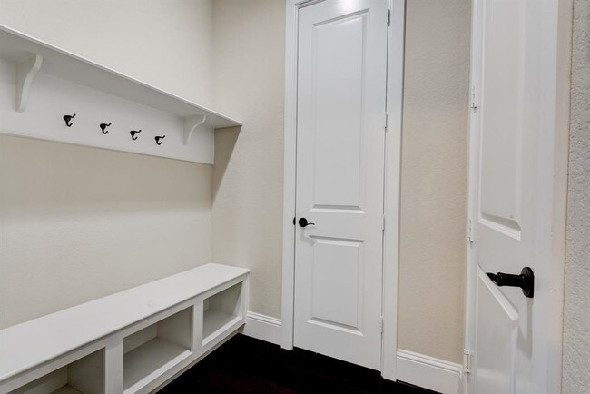 Building Photo - 62 W Sawyer Ridge Dr