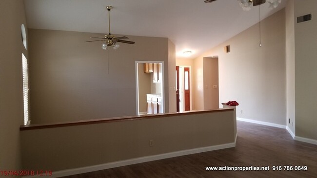 Foto del edificio - Roseville Single Story, 3 Bed 3 Car Garage...