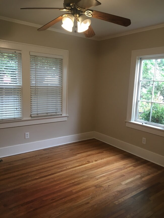 Building Photo - 559 B Ave