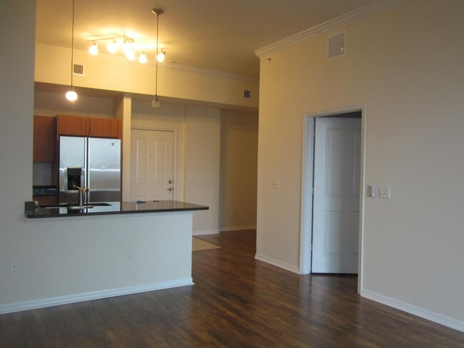 Building Photo - 600 S Dixie Hwy