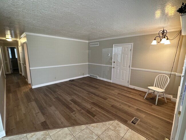 Building Photo - 5270 S 2800 W