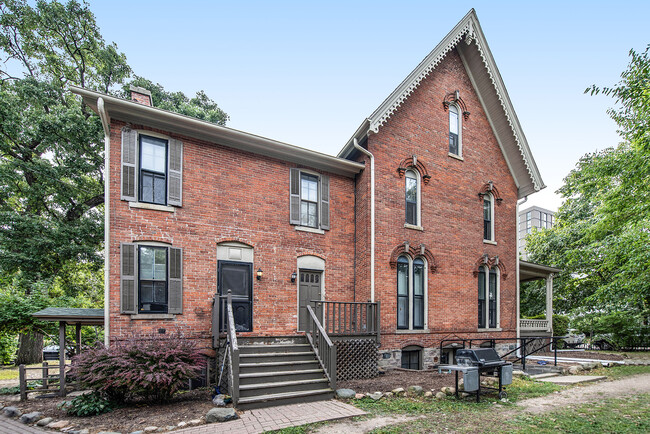 Building Photo - Alonzo Palmer House