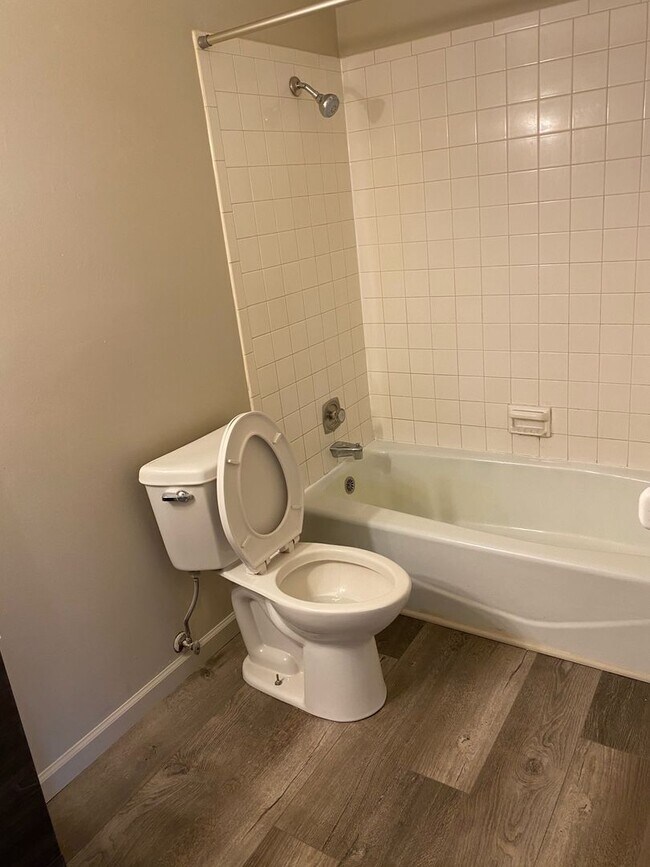 Foto del edificio - 2 Bedroom Ground Level Apartment in Columbia