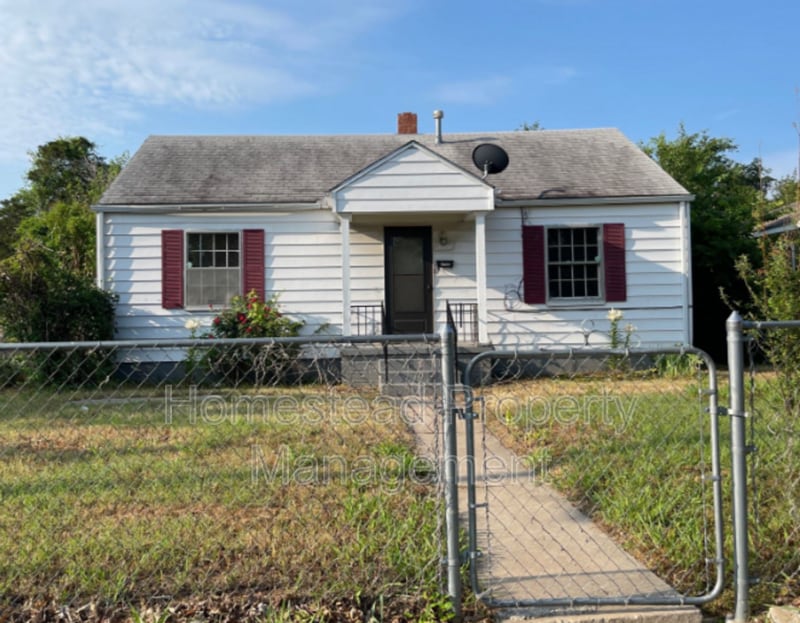 Primary Photo - 3800 NW 27th St