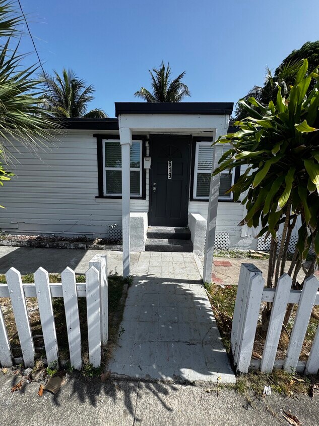 Foto principal - 619 Washington Ave