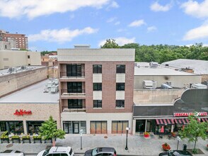 Building Photo - 1036 Lake St