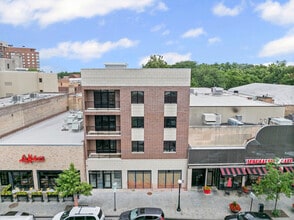 Building Photo - 1036 Lake St