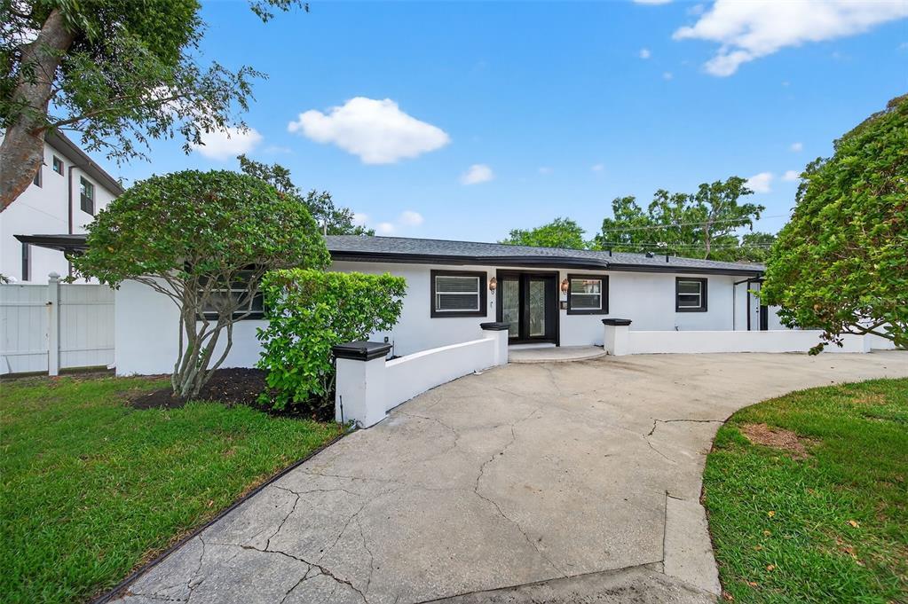 Foto principal - 516 W Davis Blvd