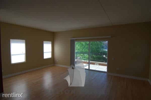 Building Photo - 4311 N Sheridan Rd