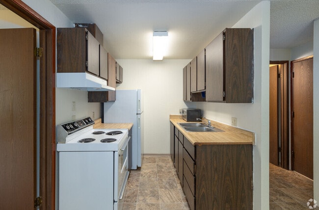 Badger - Blue Lake Apartments