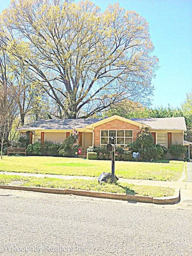 Foto del edificio - 133 N Rose Rd
