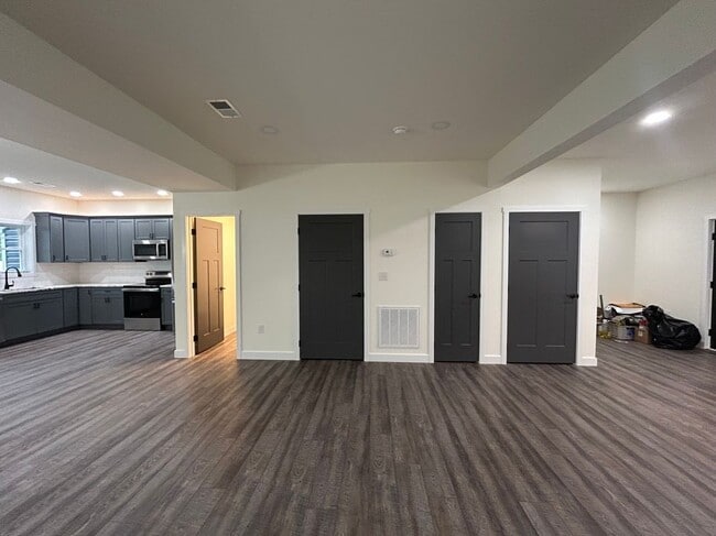 Building Photo - 10925 Antrim Ct