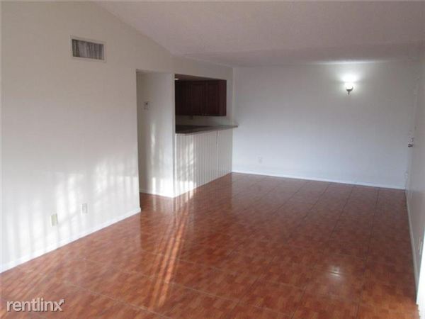 Building Photo - 5821 Washington St