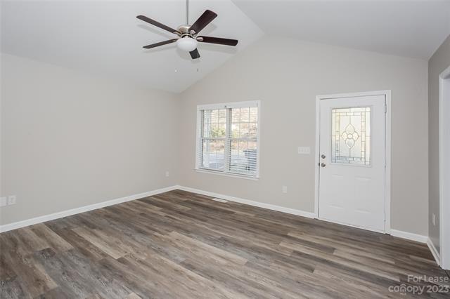 Foto del edificio - 1215 Bethpage Rd