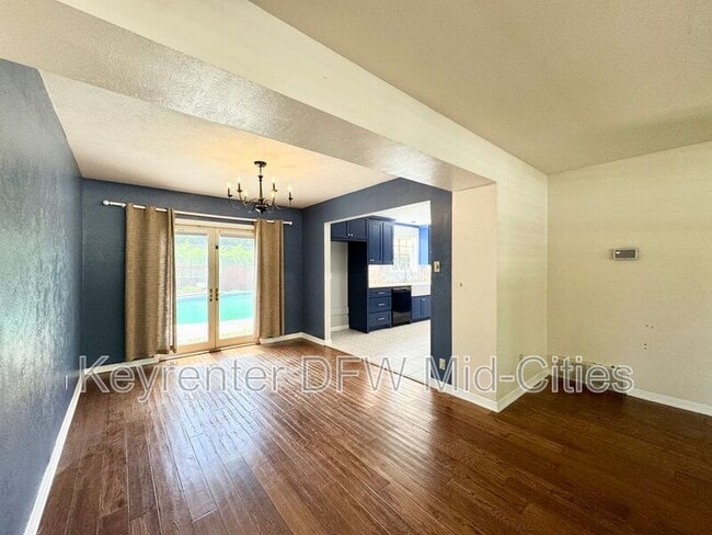 Building Photo - 2505 Crestview Cir