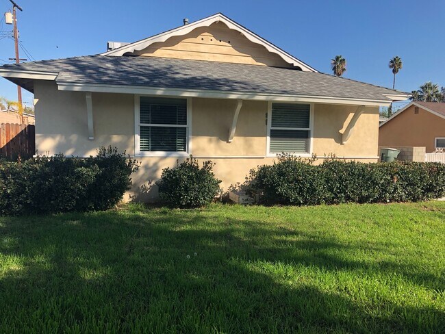 Foto del edificio - Charming 3 bedroom Riverside home!