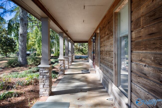 Building Photo - 1307 Lindsay Ln S