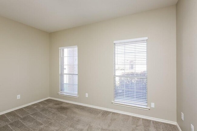 Building Photo - 2316 Charisma Dr