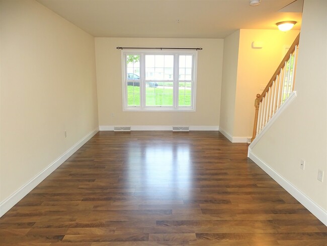 Building Photo - 1296 Overlook Rd