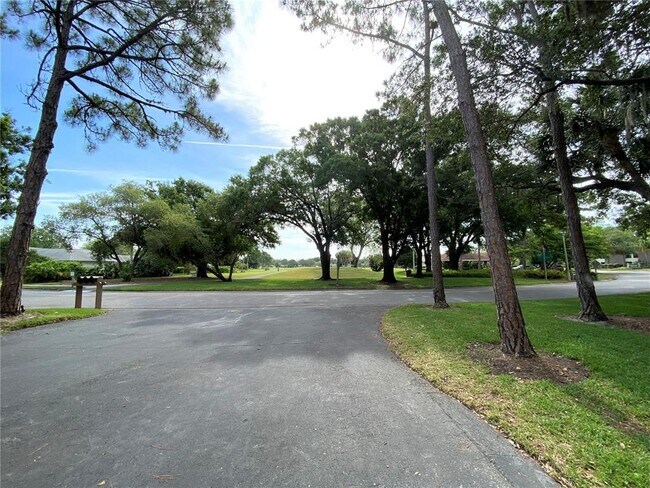 Foto del edificio - 2767 Ringwood Meadow