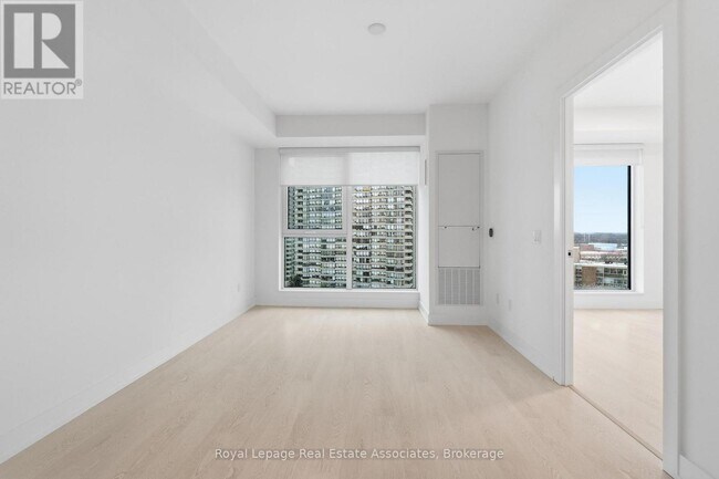 Photo du bâtiment - 25 Cordova Ave