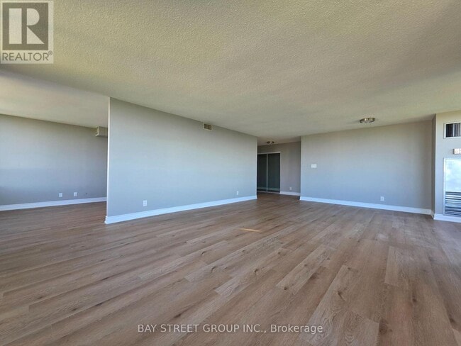 Building Photo - 1 Aberfoyle Crescent