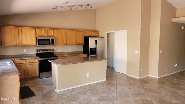 Foto del edificio - 13424 W Desert Rock Dr