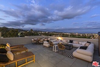 Building Photo - 7428 Santa Monica Blvd