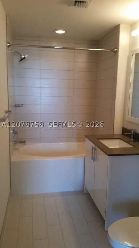 Foto del edificio - 999 SW 1st St