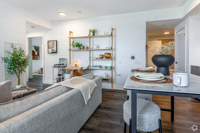 2BR, 2BA - 718SF - Living Room - Story of Midtown