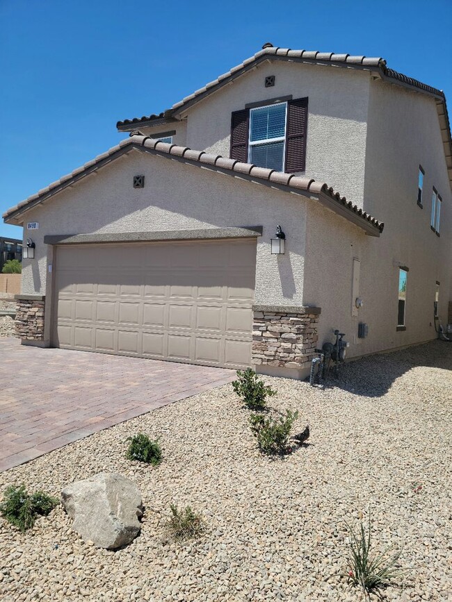 Building Photo - NICE 4 BEDROOM HOME IN CENTENNIAL HILLS-NO...