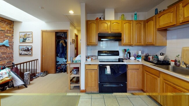 Building Photo - 97 Hudson St