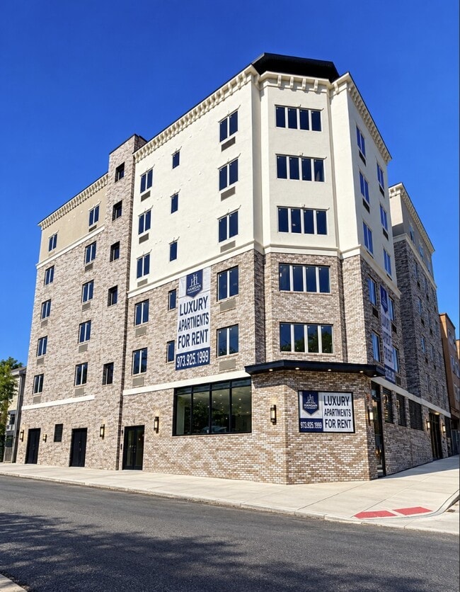 Building Photo - 75 Levine St