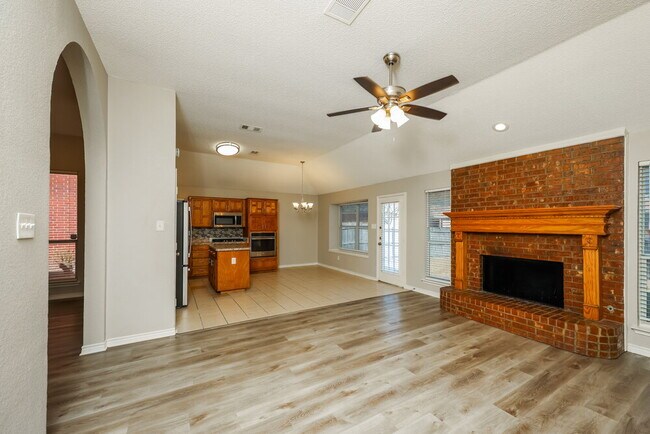 Building Photo - 1506 Chapman Dr