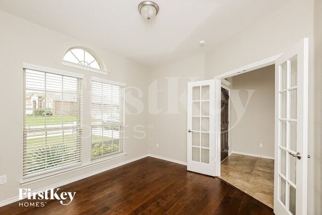 Building Photo - 1204 Scott Dr