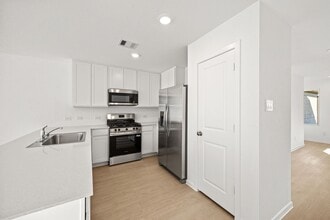 Building Photo - 31433 Moore Rd