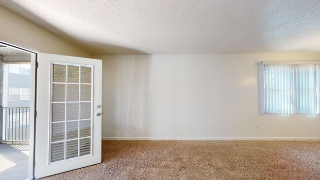 Interior Photo - Brookridge