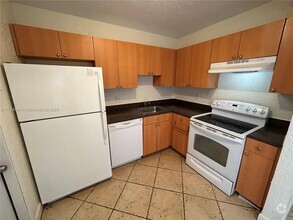 Building Photo - 4815 NW 9th Dr