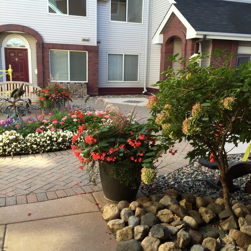 Foto principal - 7520 Edinborough Way