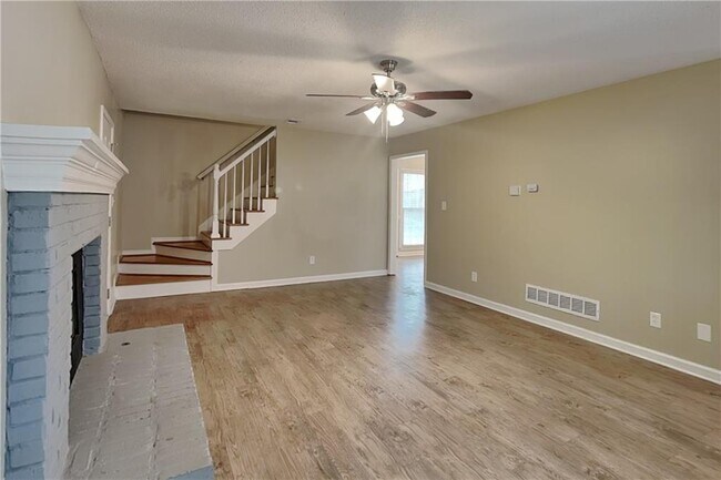 Foto del edificio - 4200 Irish Highland Dr