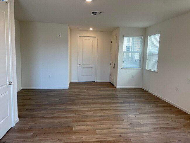 Foto del edificio - 1820 Monroe Ct