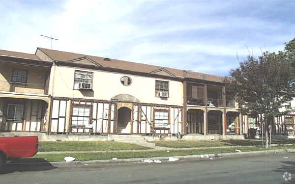 Building Photo - 201-213 N Workman St