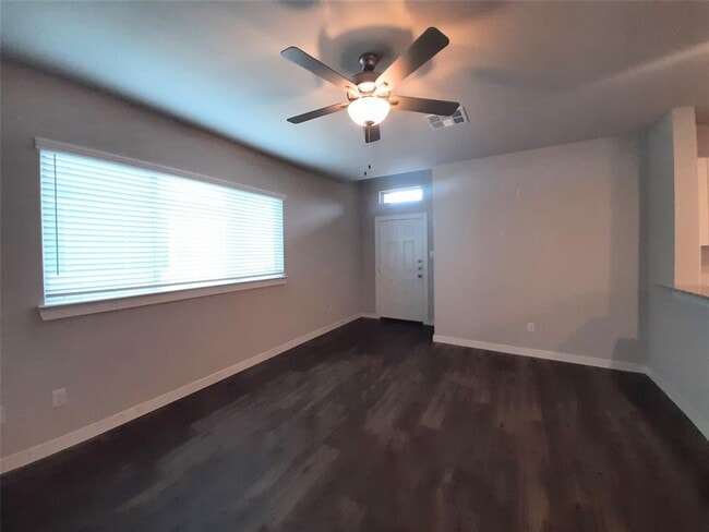 Building Photo - 9886 Grosbeak Ln
