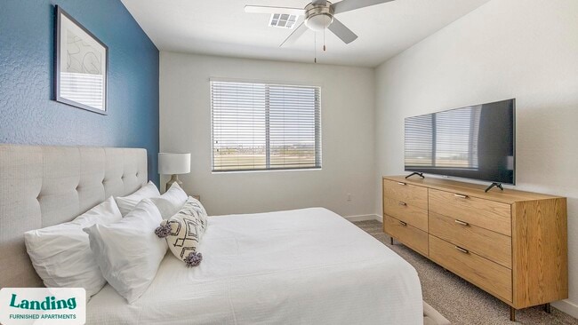 Foto del edificio - 10000 W Missouri Ave