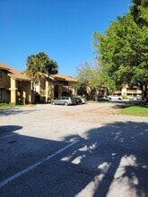 Building Photo - 13165 Chadwick Ct